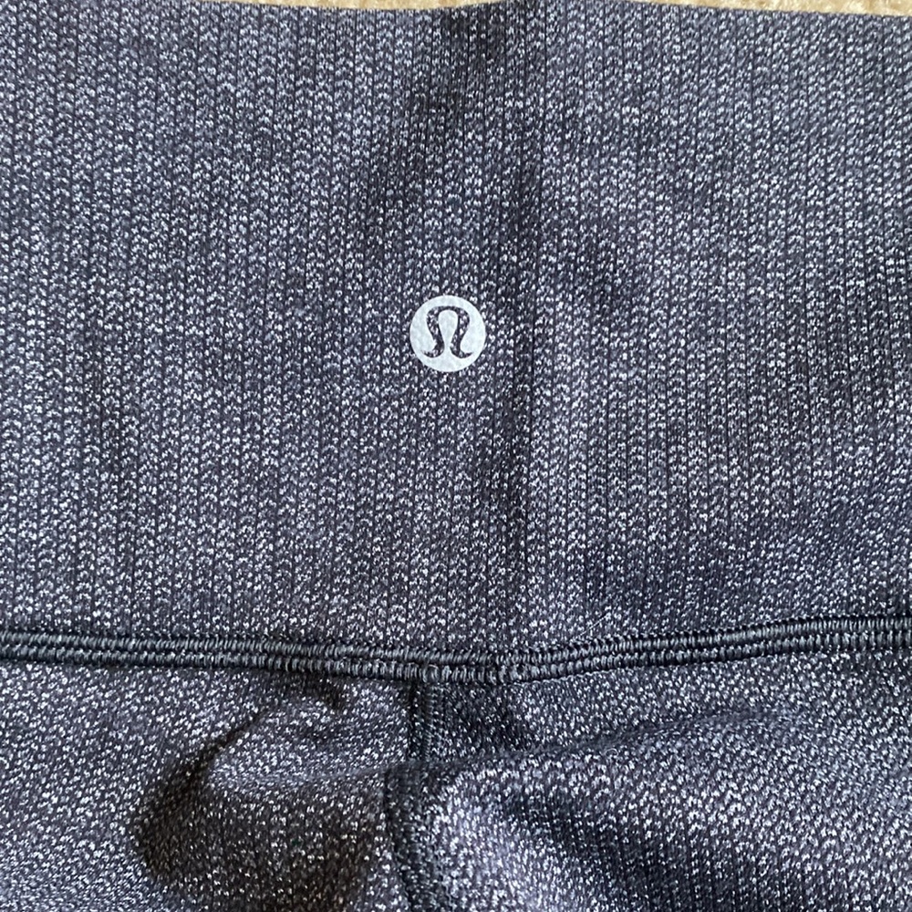 Lululemon Size 6 Grey Wunder Under leggings